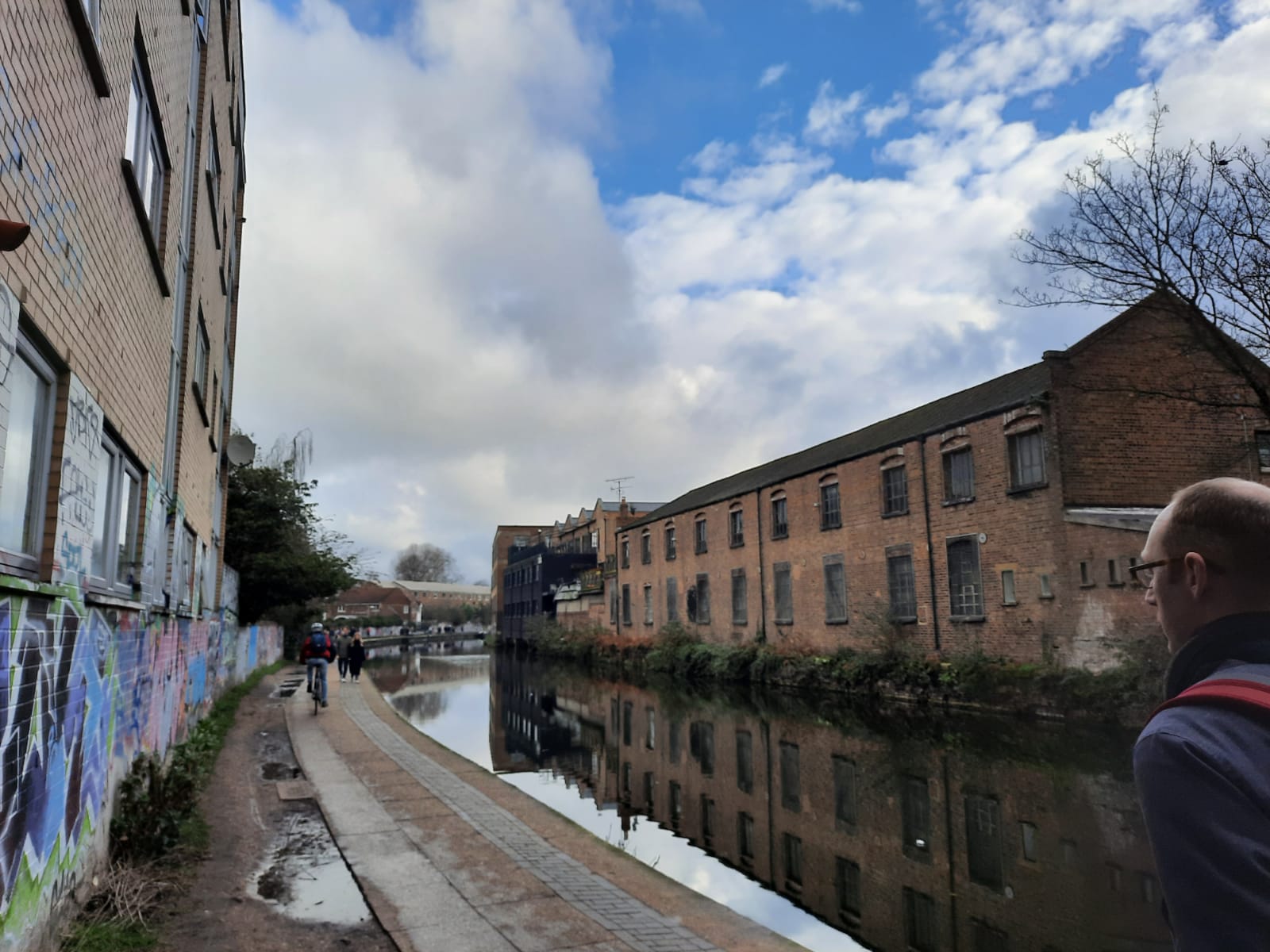 A Walk Along the Regent's Canal Bethnal Green to Limehouse Basin