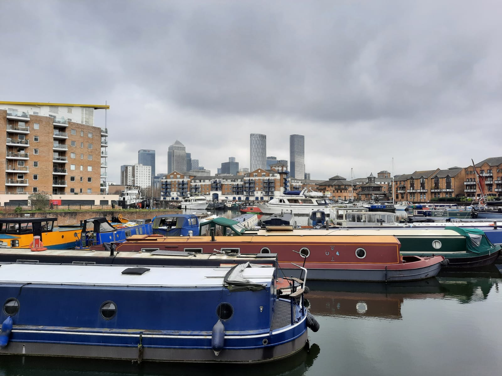 A Walk Along the Regent's Canal Bethnal Green to Limehouse Basin